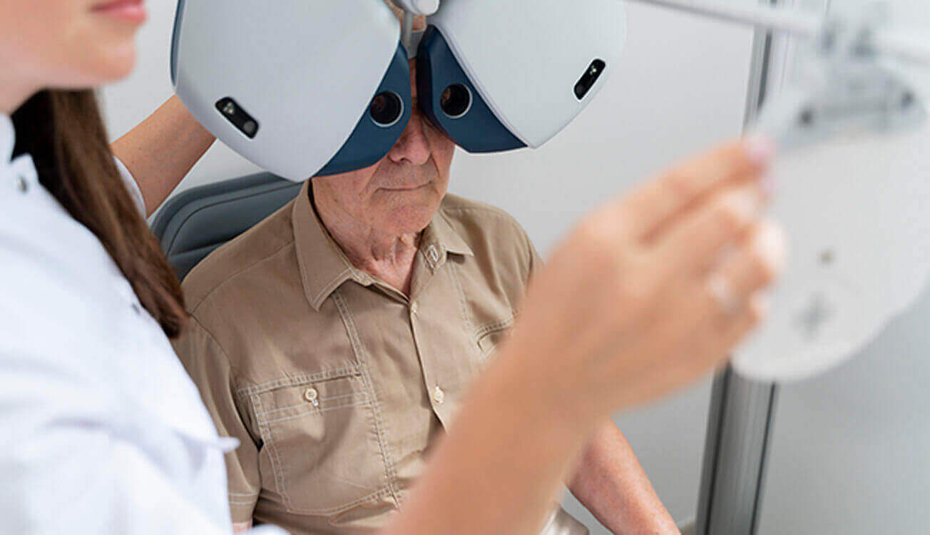 Nên tầm soát kiểm tra mắt định kỳ từ 6 tháng - 1 năm nếu thuộc đối tượng nguy cơ cao tại các cơ sở chuyên khoa