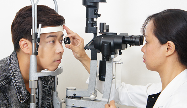 Khám tầm soát bệnh viêm màng bồ đào để tránh các tổn thương nặng nề về thị lực, có thể gây mù.